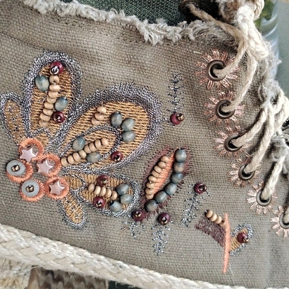 Wild Rose Embroidered Sneakers - Picture 3 of 11